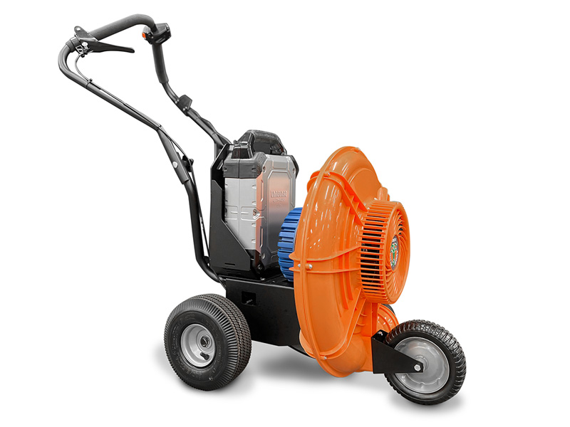Vanguard’s 48V 1.5kWh* Swappable Battery powering a leaf blower